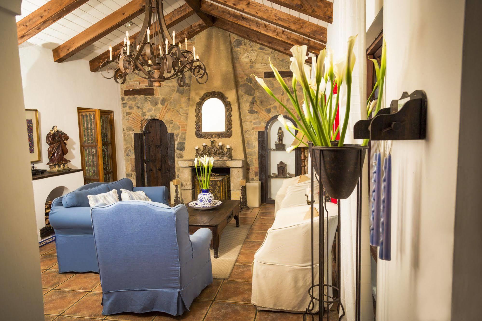 Casa Encantada By Porta Hotels Антигуа-Гватемала Экстерьер фото
